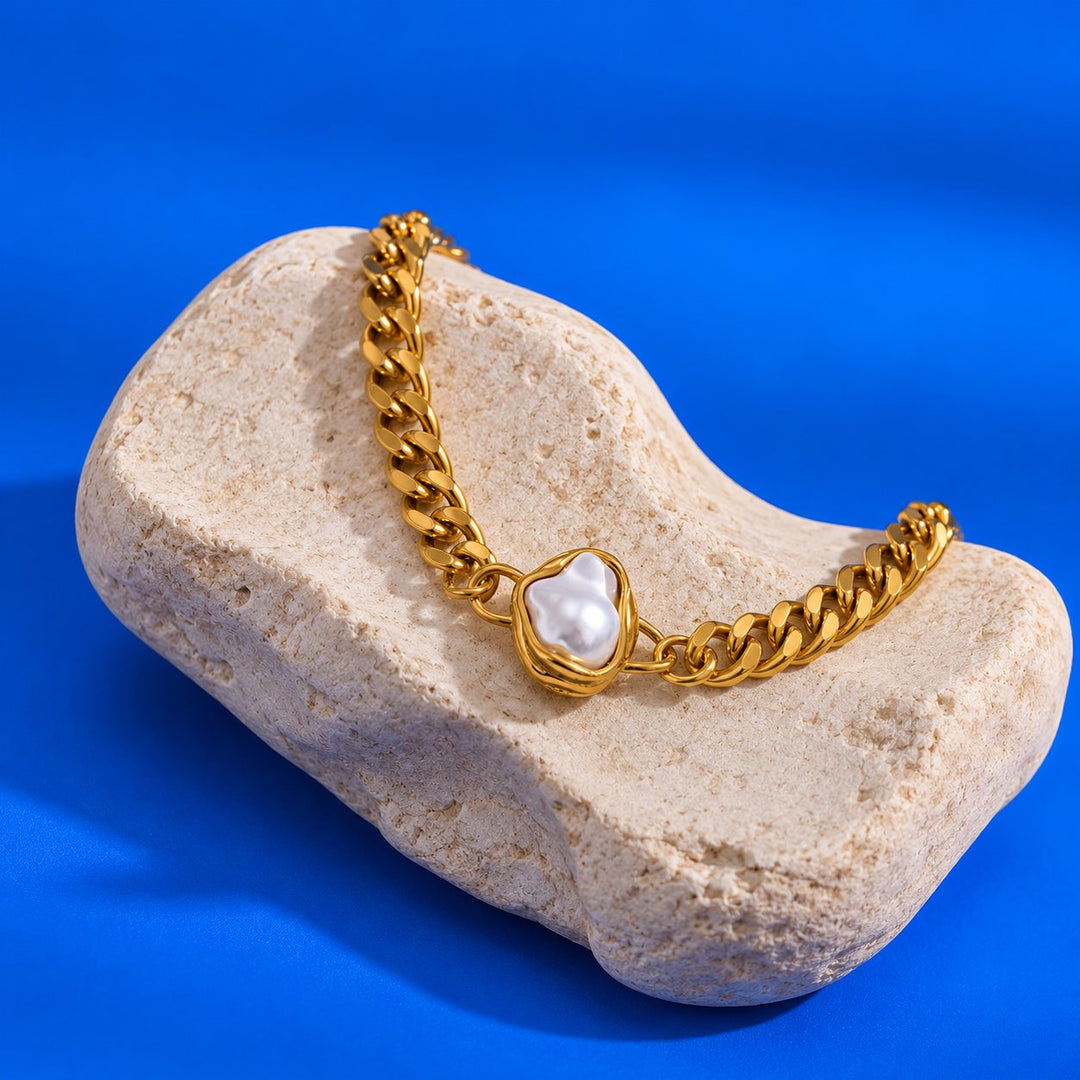 Livia Necklace